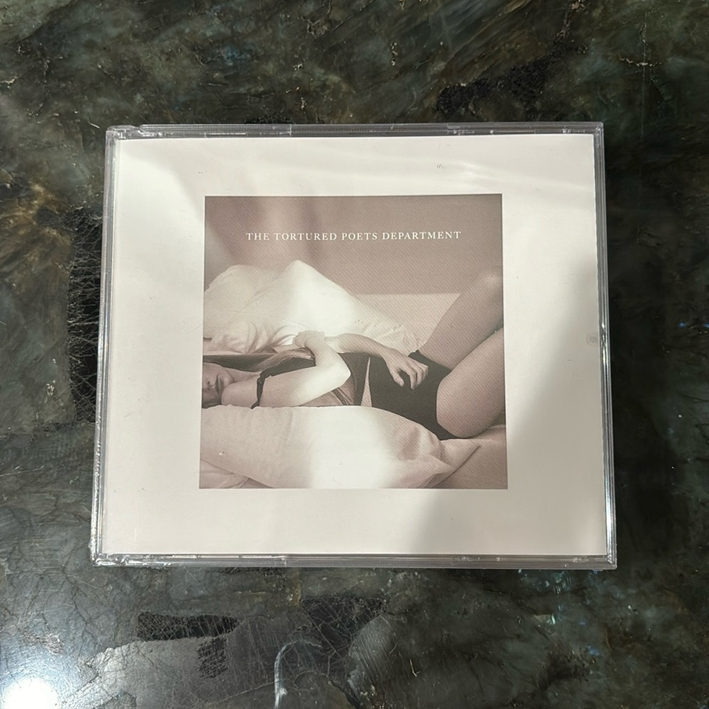 SEALED Taylo Swift TTPD CD